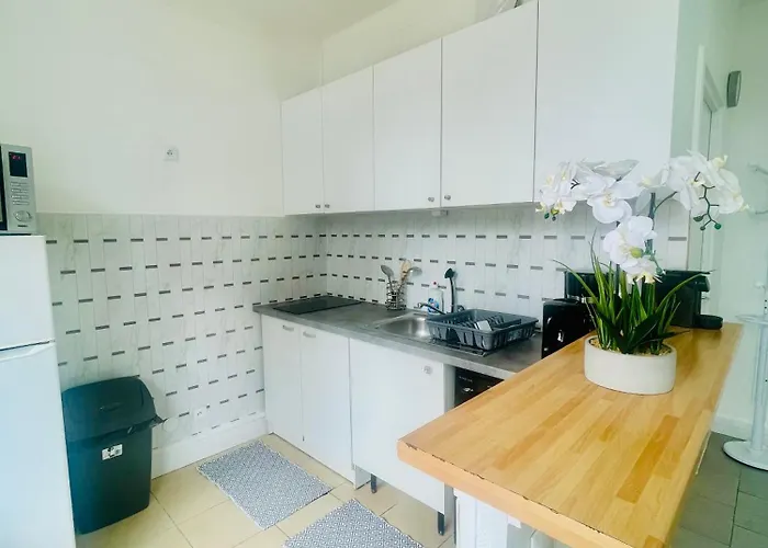 Spacieux Et Lumineux, Coup De Coeur Garanti A Proximite Du Metro Et Rer